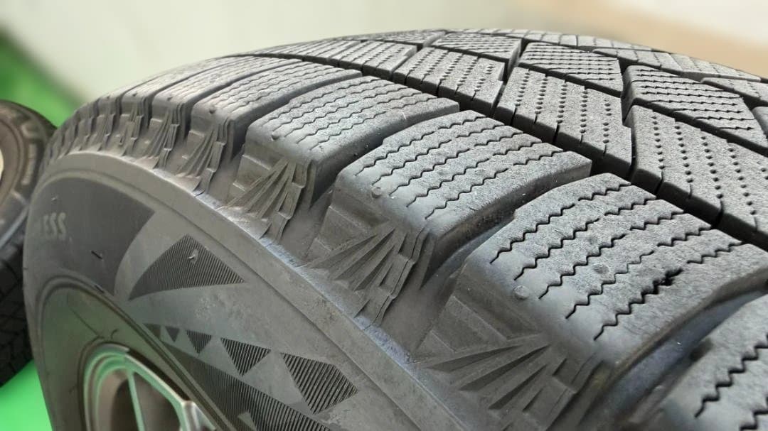 ブリヂストンVRX3  X3(G01)用 18インチスタッドレス