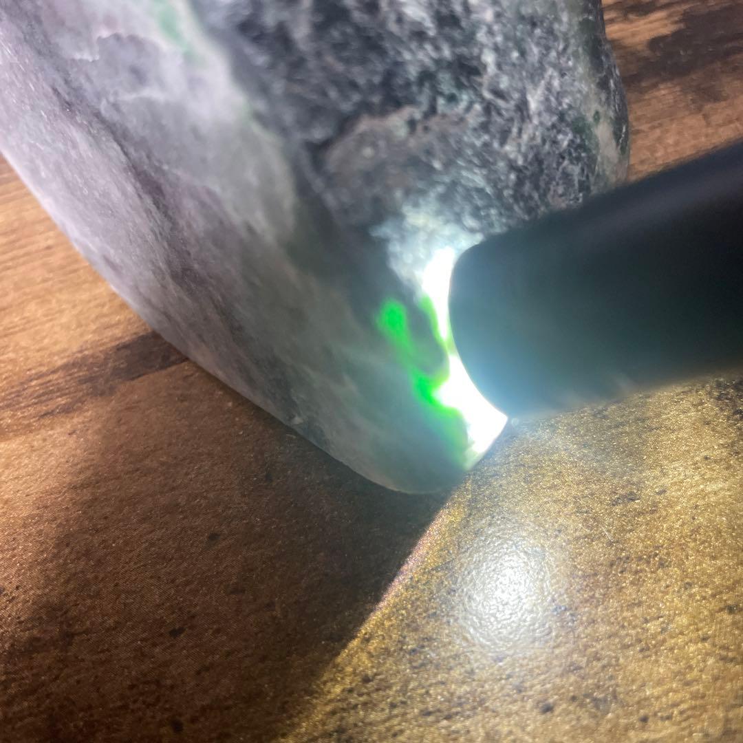 610g 糸魚川 翡翠 緑灰黒