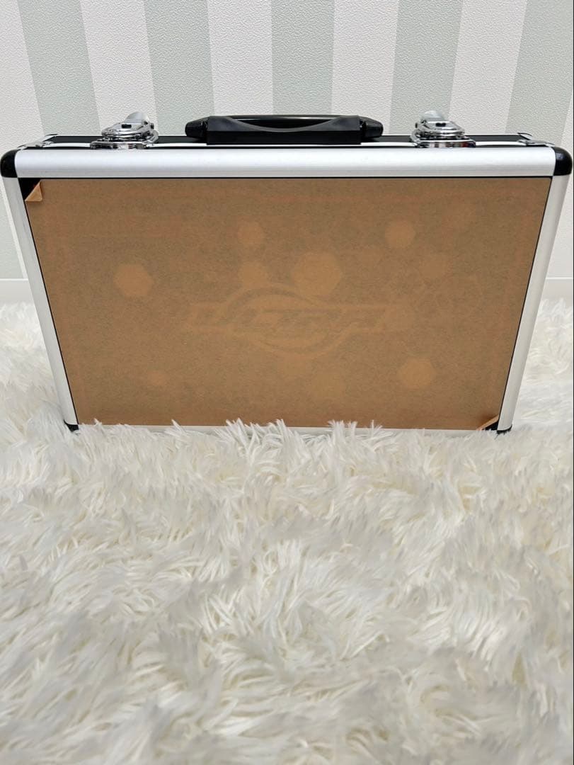 新品　ドリームボックス ベイブレードX アタッシュケース　ロゴプレート　小サイズ
