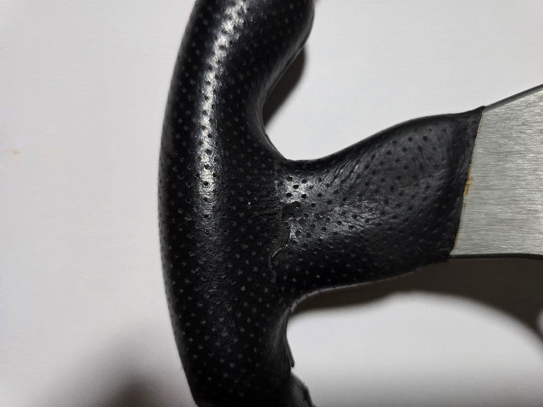 MOMO　ステアリング　MOMORACE　モモレース　32パイ　ホーンボタン付き