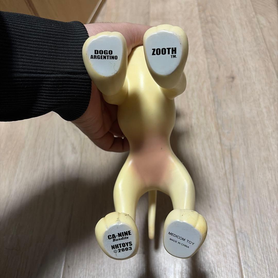 ネイバーフッド　ライトグレー犬