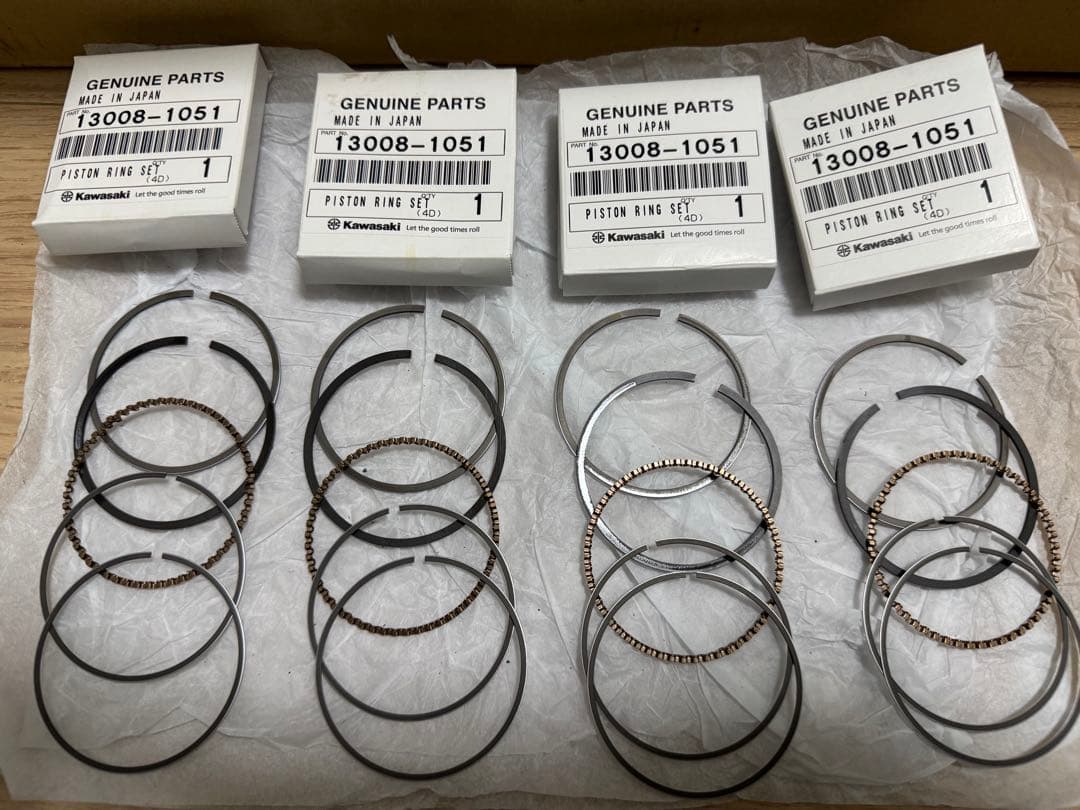 カワサキ純正 新品ピストンリング 4個セットゼファー400 GPZ400F