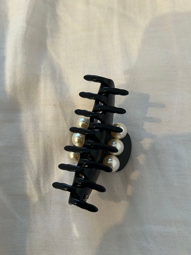 アレクサンドルドゥパリ　M クリップ　パール・ブラック