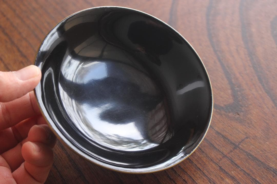 シンプルデザインに金縁朱漆の映える小皿1点（検輪島塗豆皿菓子皿