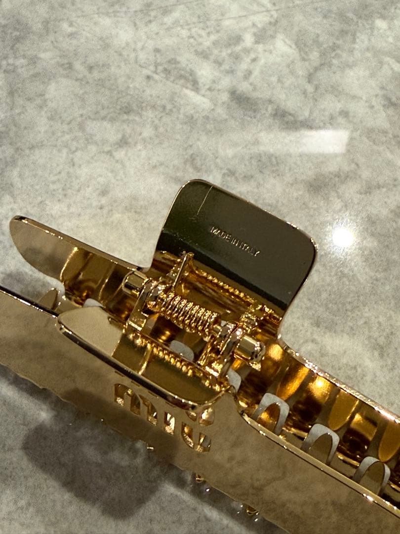 miumiu ミュウミュウ　メタルクロウクリップ　美品