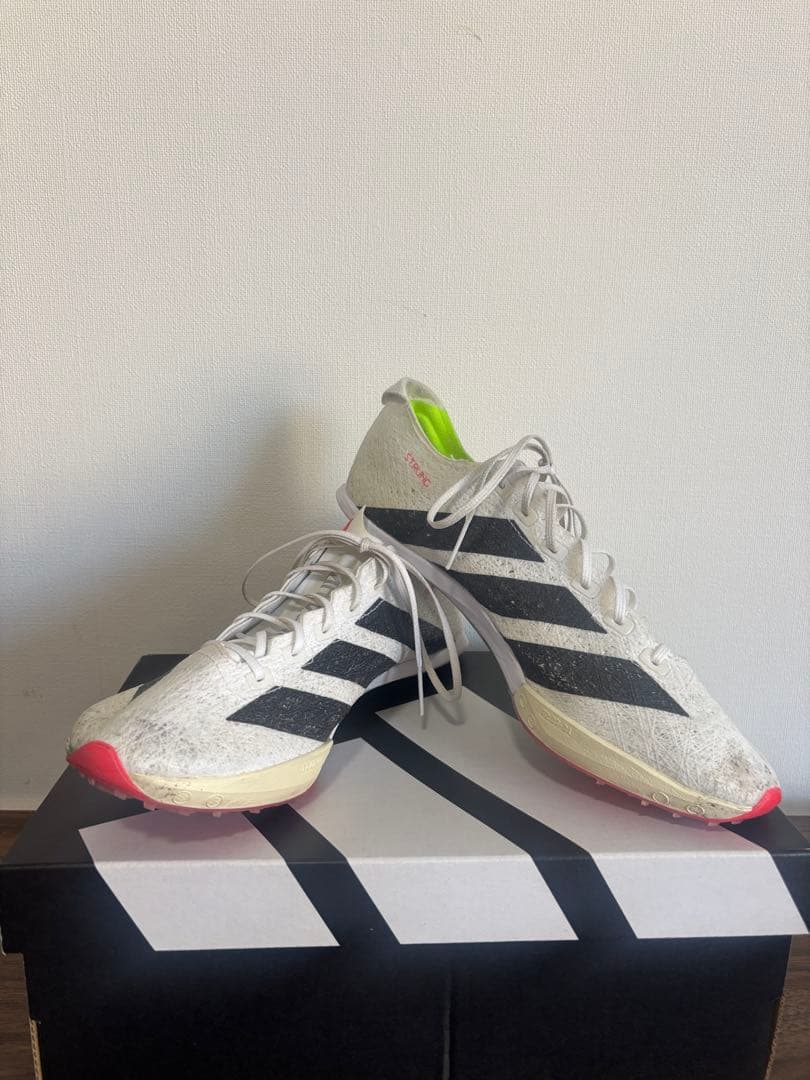 アディゼロ プライム SP3STRUNG ホワイト/ブラック