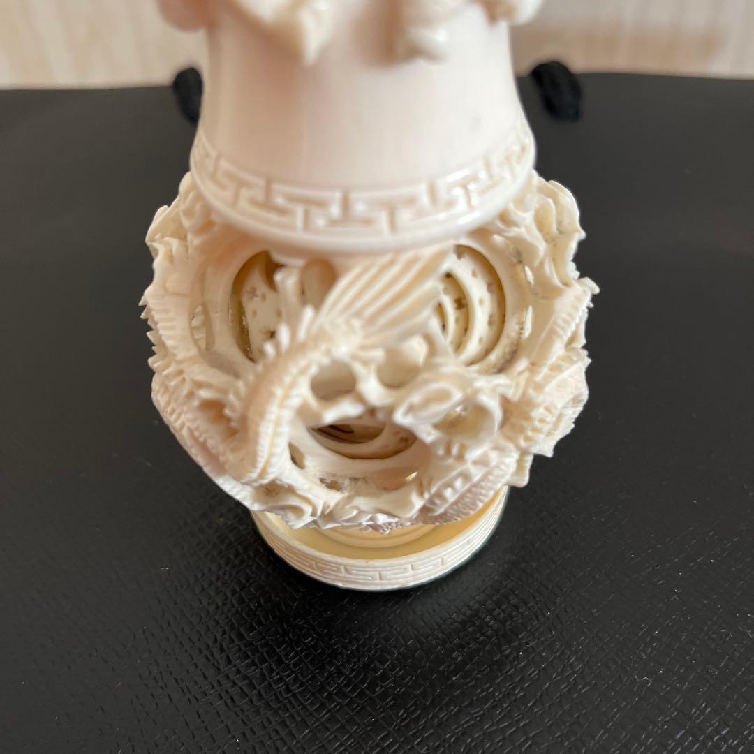 中国骨董　多層球象牙調のドラゴン彫刻花瓶