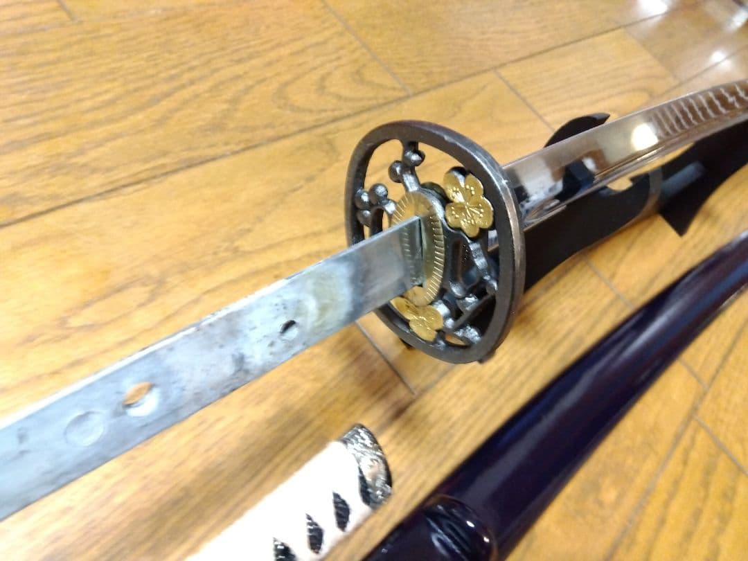 織田信長　レプリカ　模造刀と織田信長　家紋入り刀置き