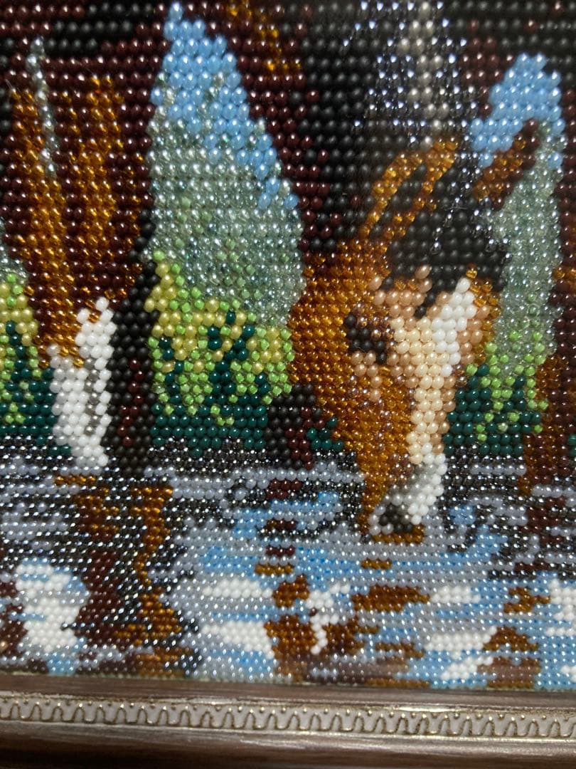 Wonderful horses by the lakeビーズ刺繍の絵です。