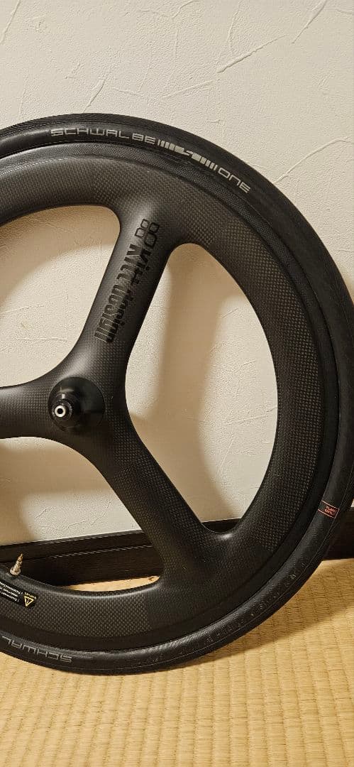 Kitt design 451 Carbon ホイールフロントリア