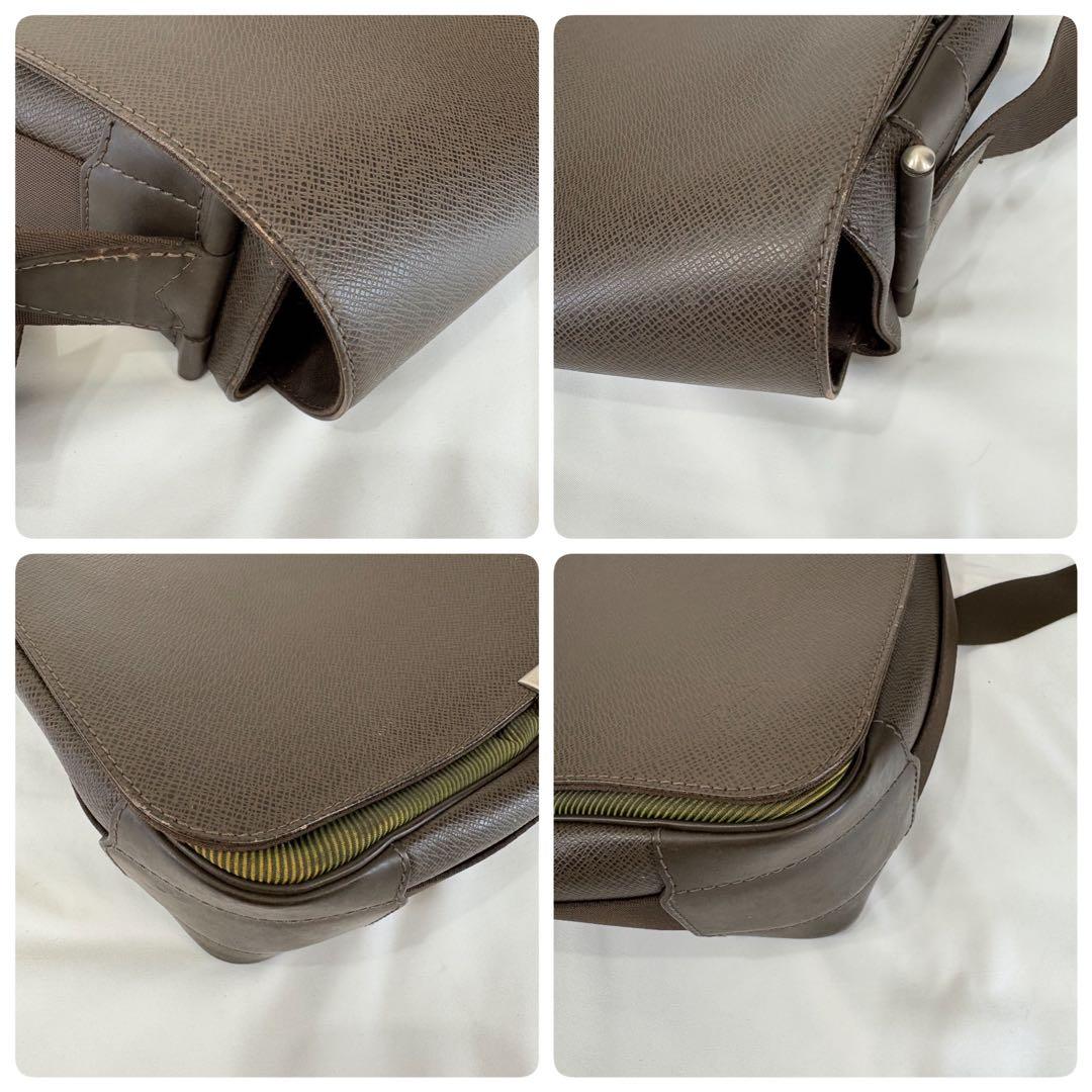 ルイヴィトン　ヴィクトール　タイガ　メッセンジャーバッグ　M30142