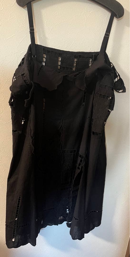 Curensology カットワーククロスブラウス　ブラック