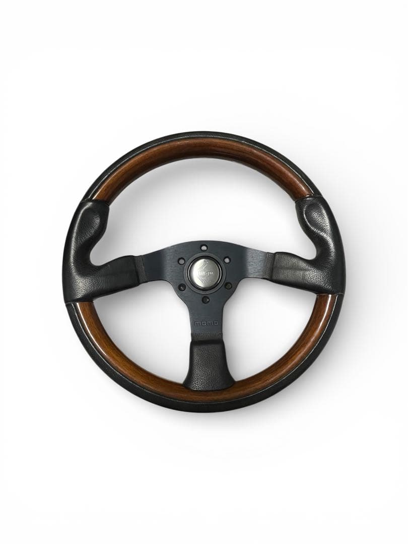 MOMO スポーツステアリング ホーンボタン付き