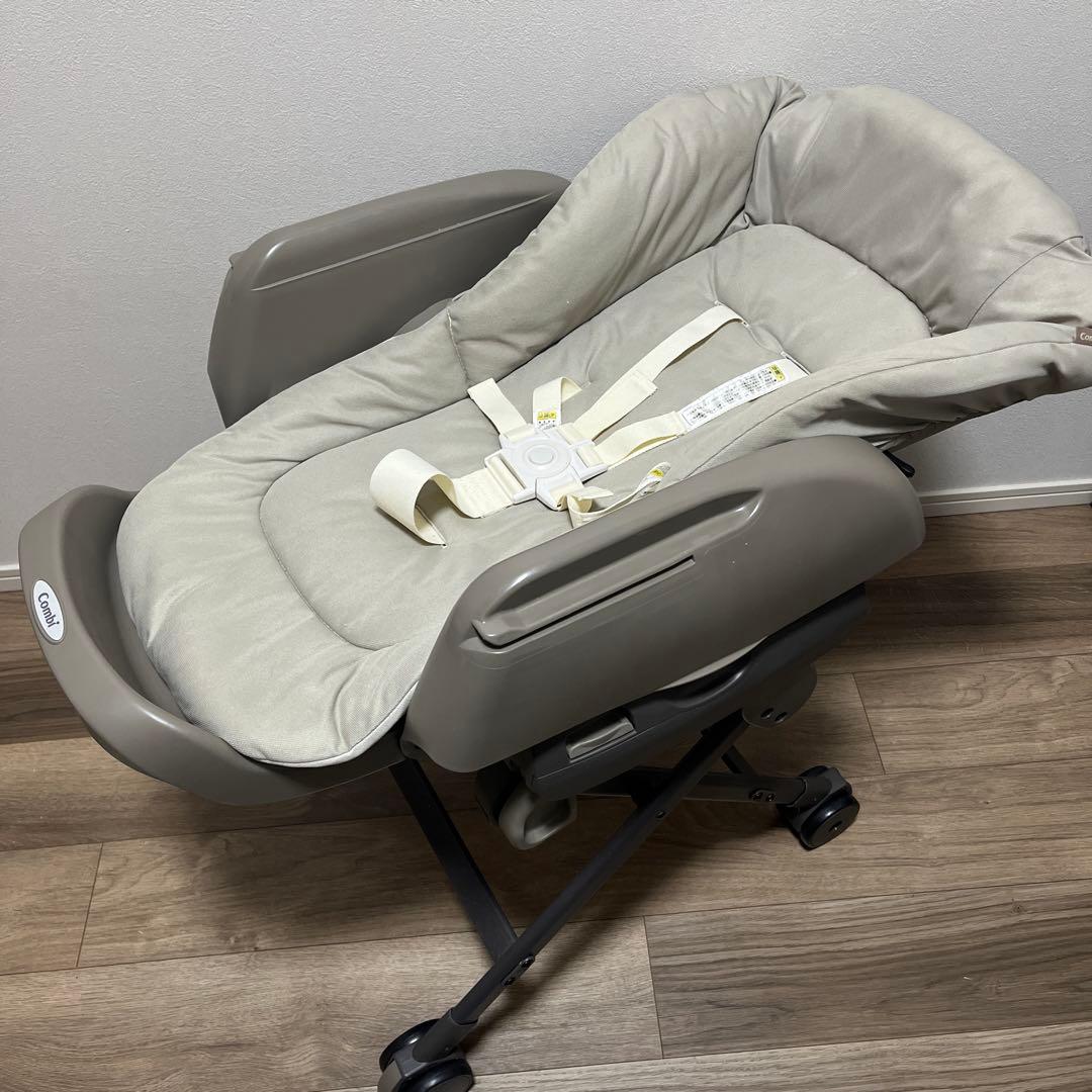 【美品】コンビ ハイローチェア：ネムリラ Fit AQ ベージュ