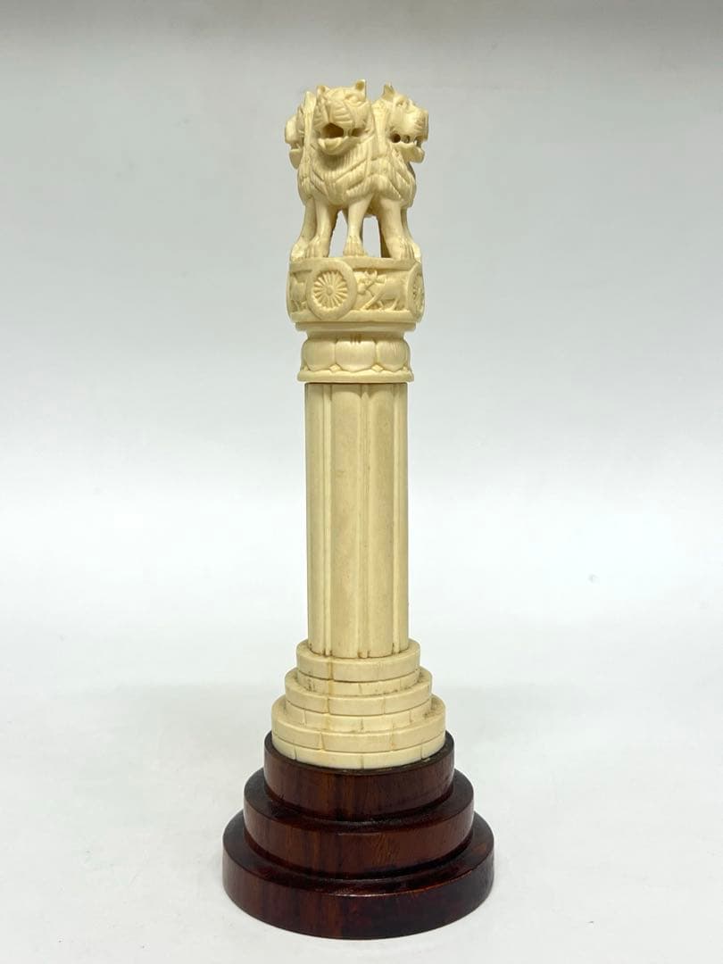 極上 獅子飾り　置物　重さ241g M—5