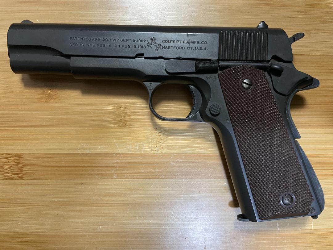 東京マルイ M1911A1 ガスハンドガン マガジン2個付き