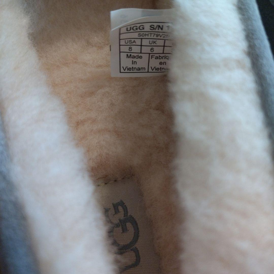 ほぼ未使用UGG モカシン　アンスレーライトグレー　8
