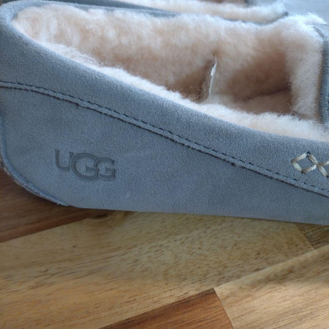 ほぼ未使用UGG モカシン　アンスレーライトグレー　8