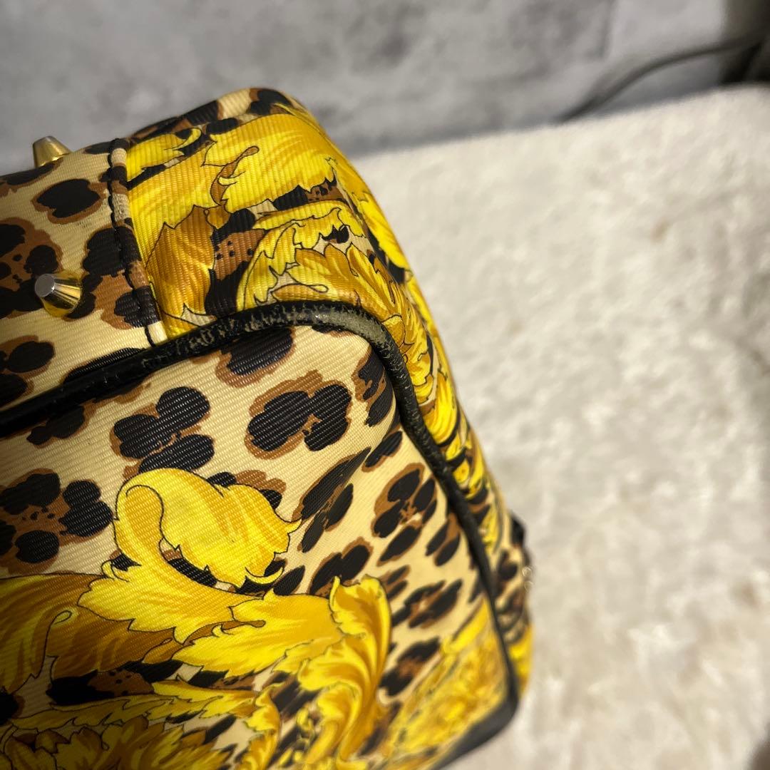 ヴェルサーチ　Versace トートバッグ　ブラック✖️ゴールド　レオパード柄