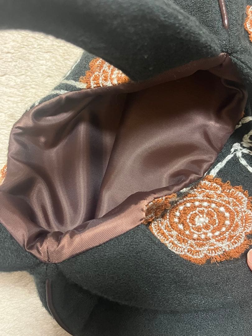 ミナペルホネン　ジャルディーノ　エッグバック　花柄刺繍 　ウール　ダークグリーン