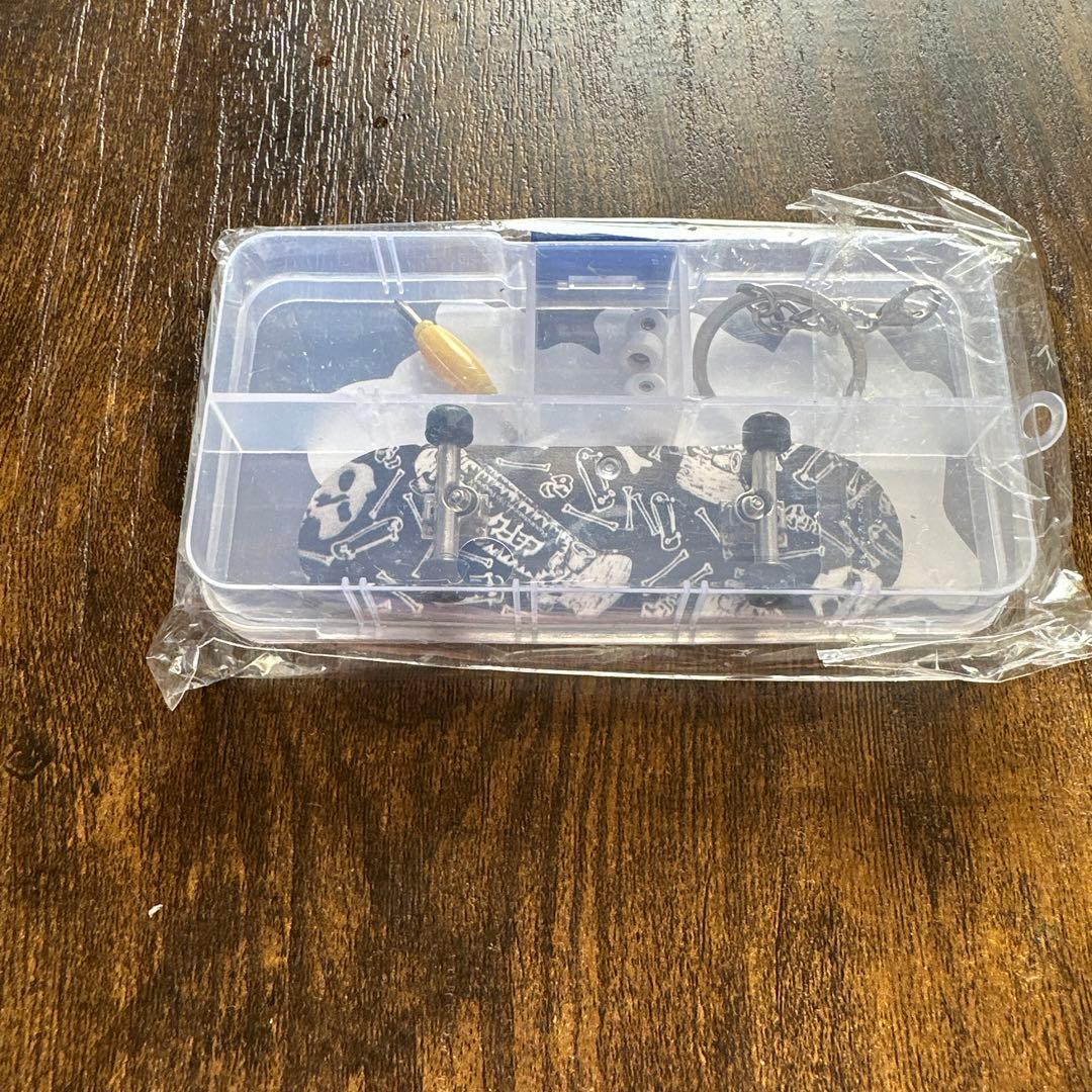 LEFLAH　指スケ　スケボー　キーホルダー　スケートボード　アクセサリー