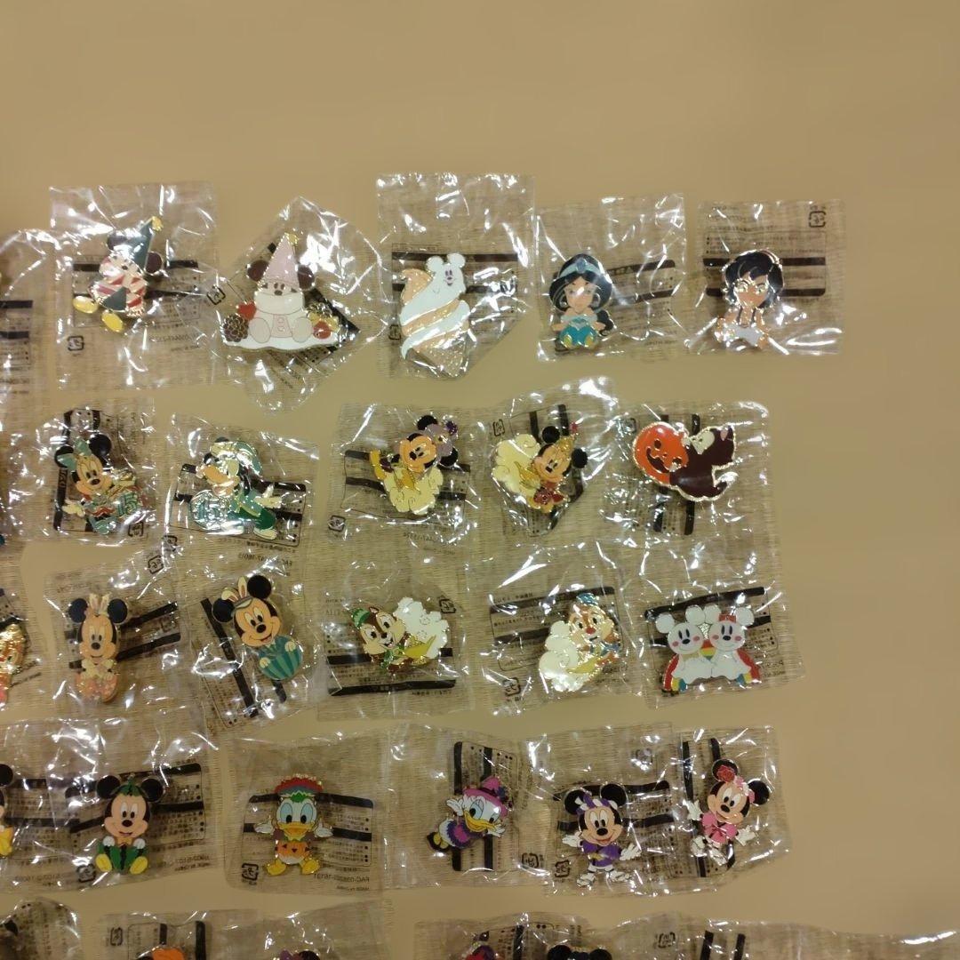 ディズニーリゾート ゲーム景品 ピンバッジなど 58点