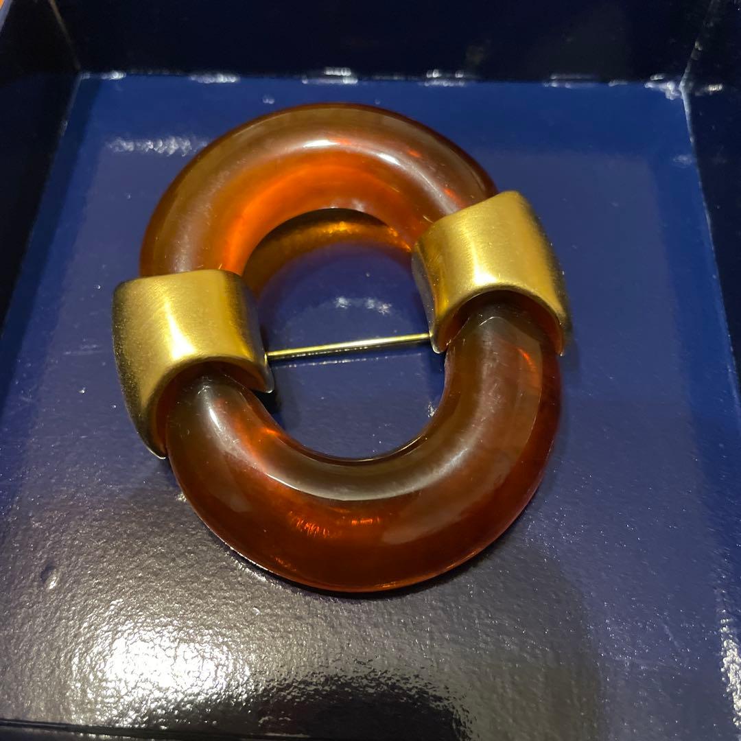 GIVENCHY ジバンシィ ブローチ べっ甲色　箱、袋付き