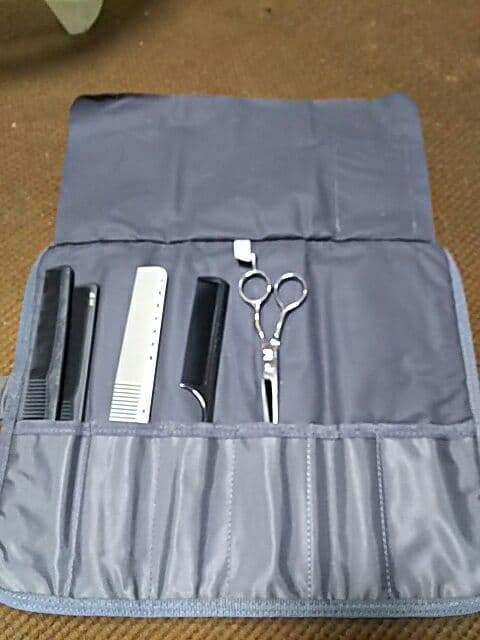 【定価80％off】美容師セット ハサミ(菊王冠wingSEA55RF)、櫛入り