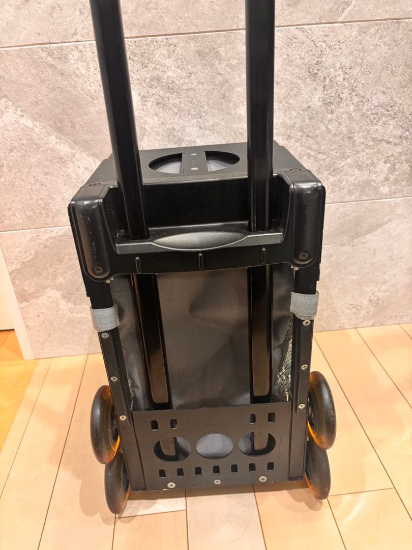 値下げ❗️中古❗️ ZUCA（ズーカ）　スケート　キャリー　灰色　グレー