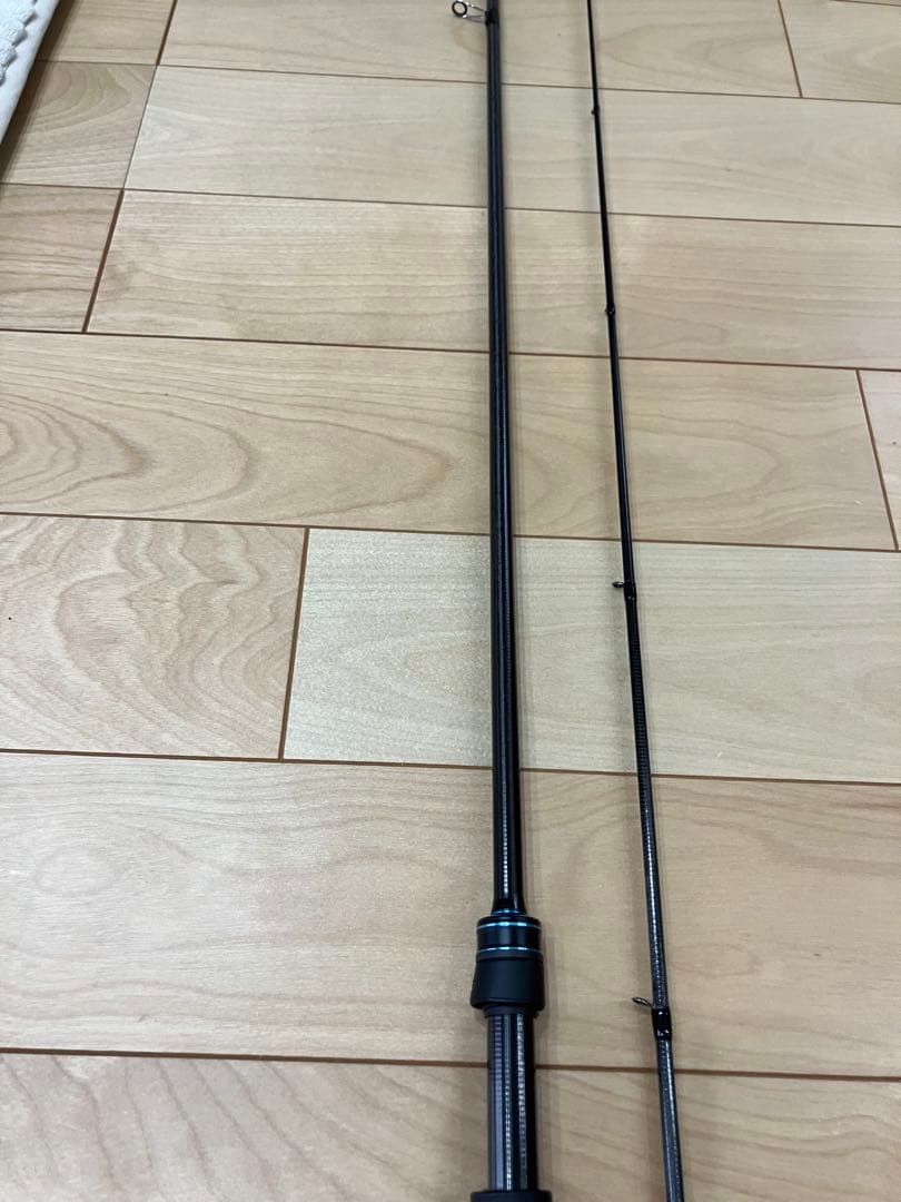 ラグゼ寧音　B77H