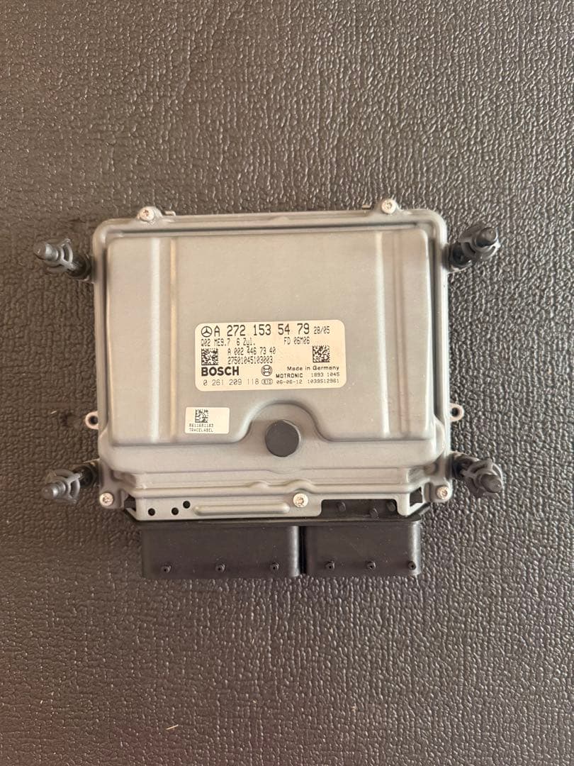 メルセデスベンツワゴン　E350 S211 エンジンコンピュータ