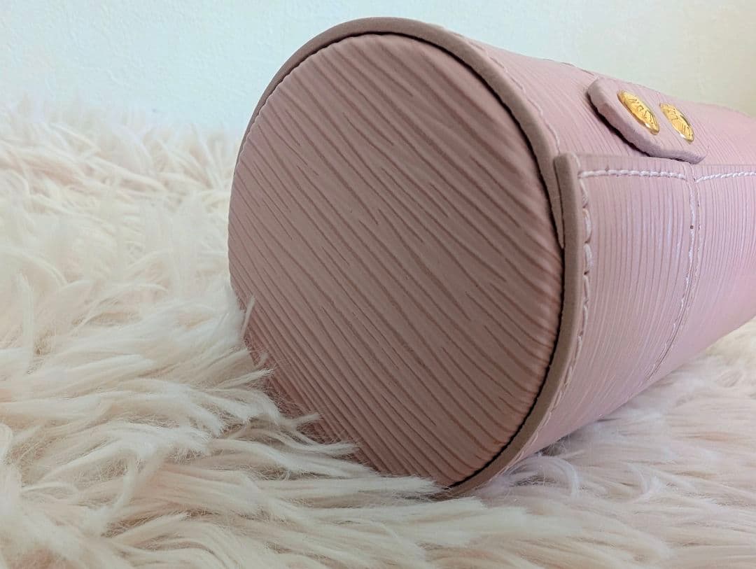 新品同様！ルイヴィトン エピ香水ケース+アトラップ・レーブ100mL