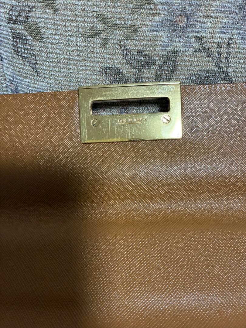 フェラガモ　ガンチーニ　ハンドバッグ