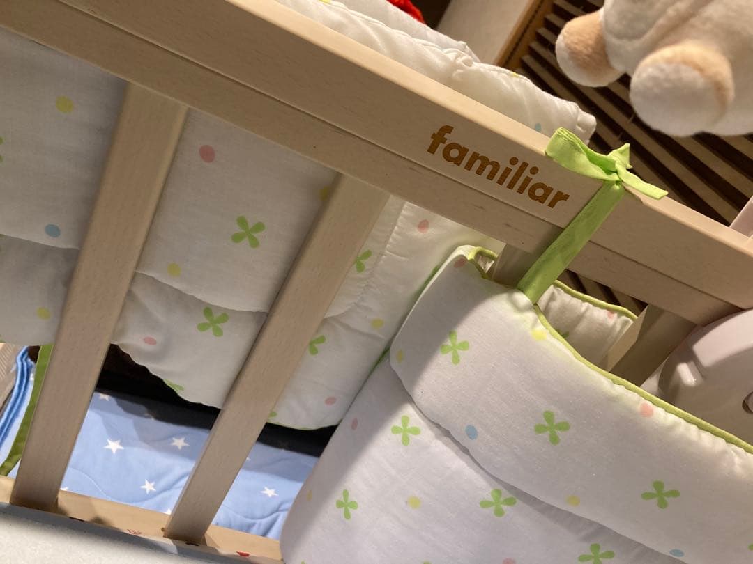 引き取りもしくは近場なら無料配送します　familiar ベビーベッド