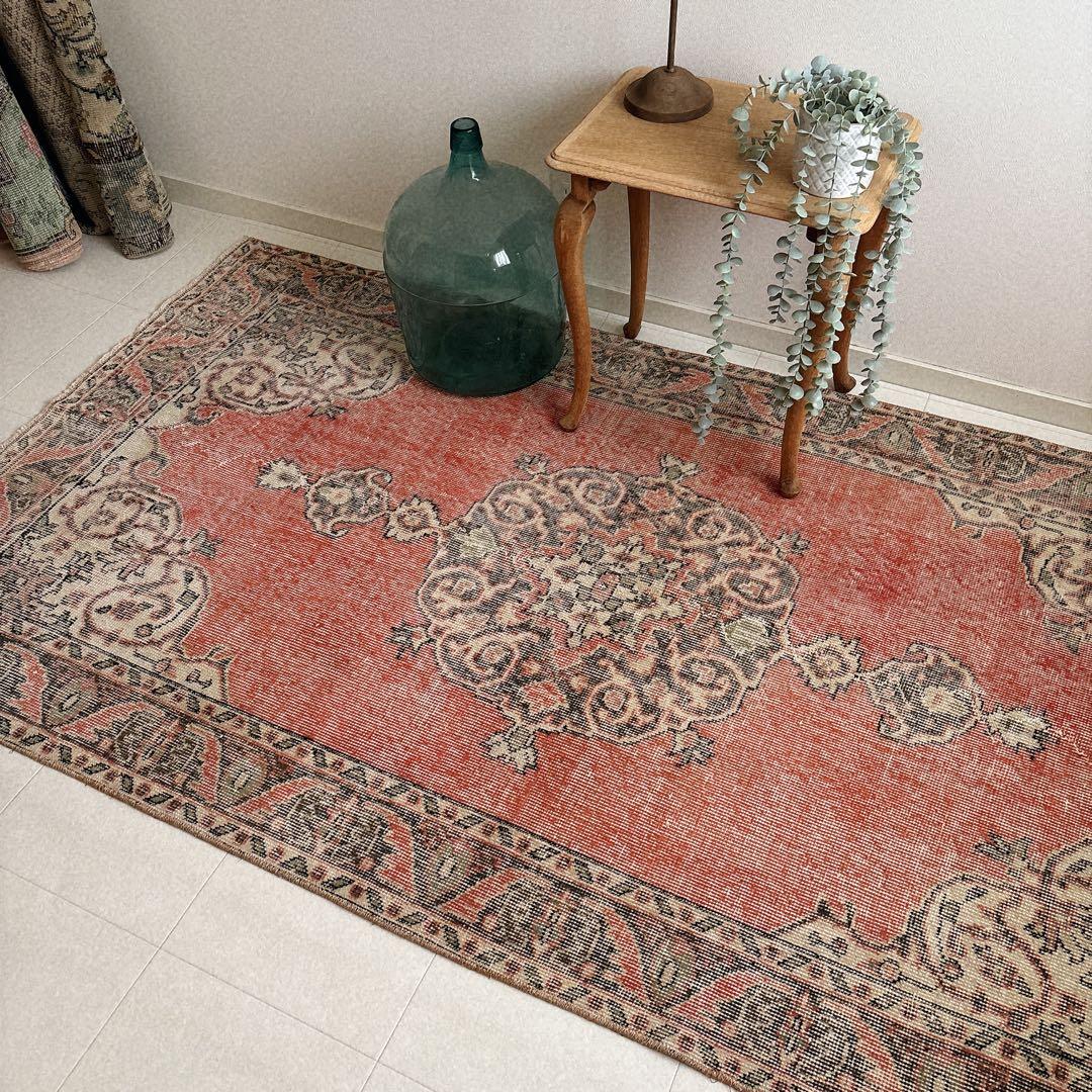 トルコ　ヴィンテージラグ　メダリオン　オレンジピンク