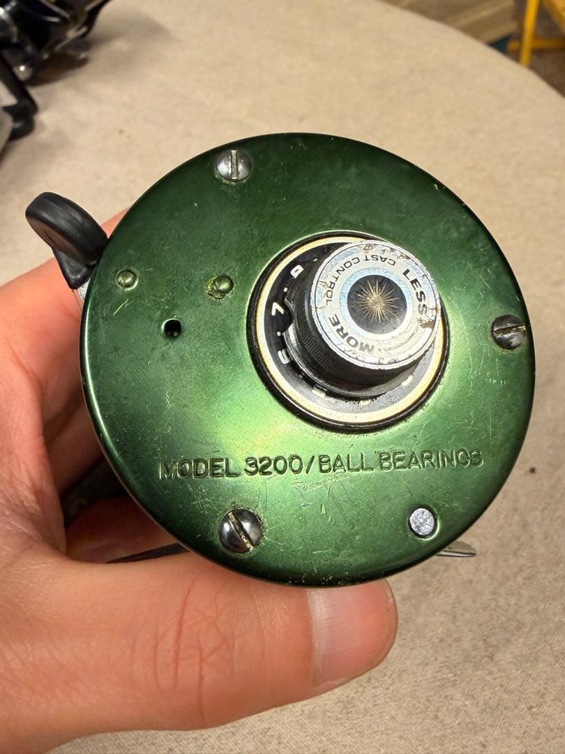 オールド HEDDON 3200 ベイトリール 日本製 CAST CONTROL