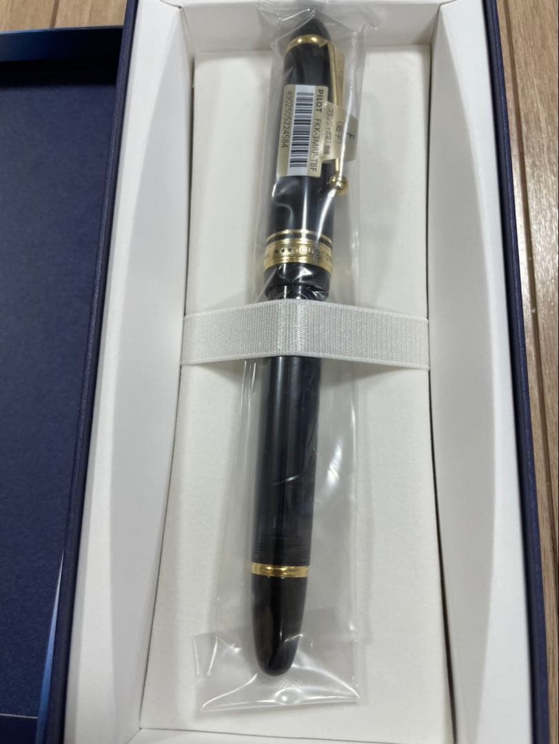 PILOT ボールペン 黒