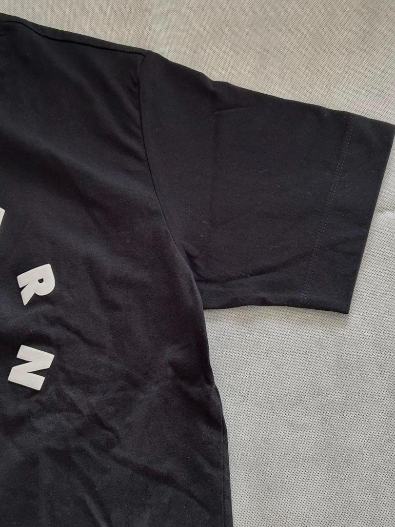 【新品】大人もOK MARNI シャツ 半袖 ロゴ ブラック 12Y 150cm