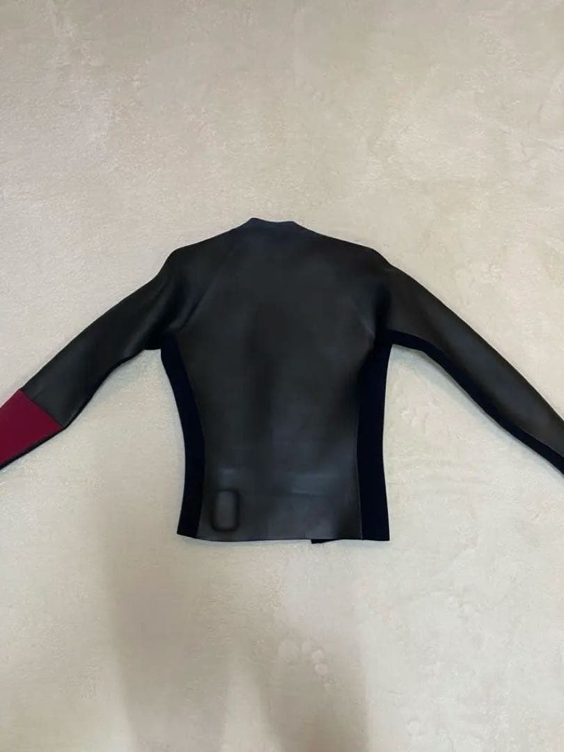 ビラボン長袖タッパー 黒赤　BILLABONG Lサイズ