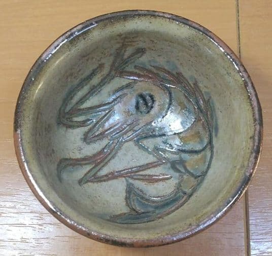 人間国宝 金城次郎 海老酒盃 栞 共箱 美品 やちむん 壺屋焼 壷屋焼 紐付箱