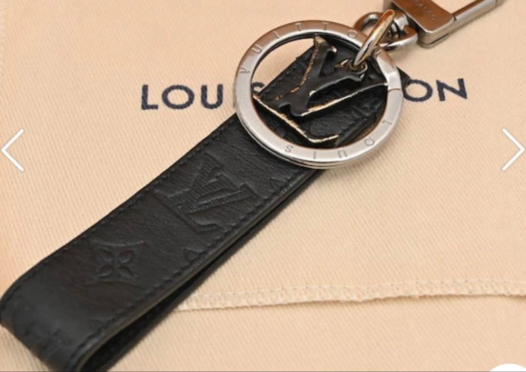LOUIS VUITTON ブラックレザー キーホルダー