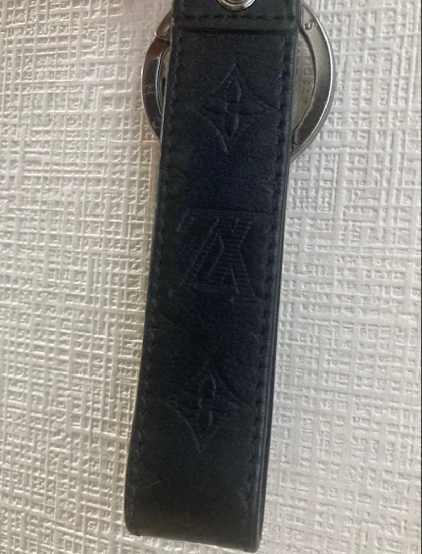 LOUIS VUITTON ブラックレザー キーホルダー
