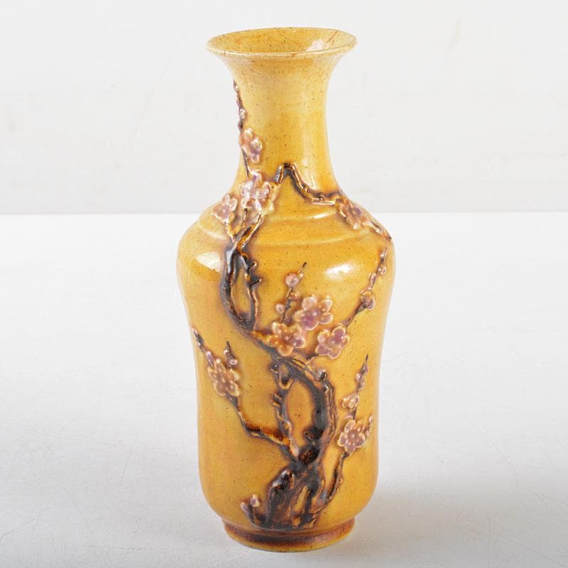 中国　乾隆年製款　黄釉　貼梅文瓶　花生　M　R5848