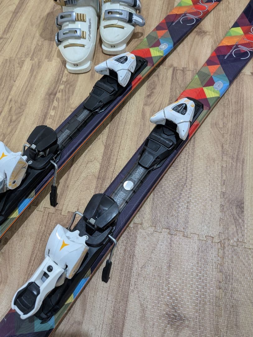 AATOMIC　ffinity Air　148cm レディース用