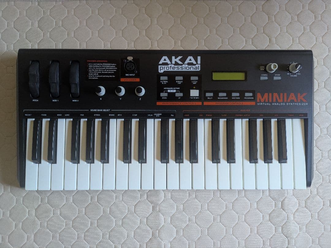 AKAI professional MINIAK 37鍵シンセサイザー