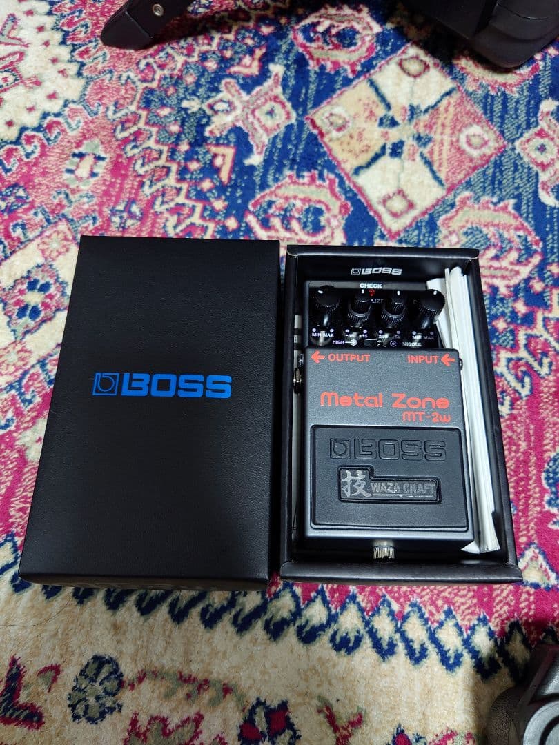 BOSS l Zone技クラフト (MT-2W) ギターエフェクター