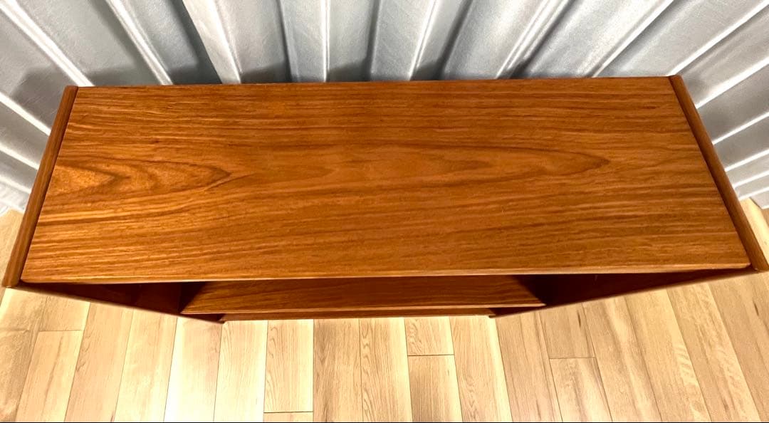 再出品　木目が綺麗な本棚　飾り棚にも使えます　即購入OK