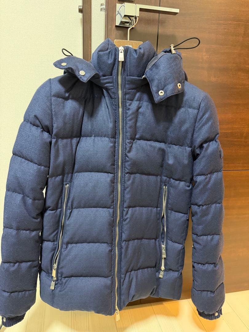 TATRASネイビー ダウンジャケット