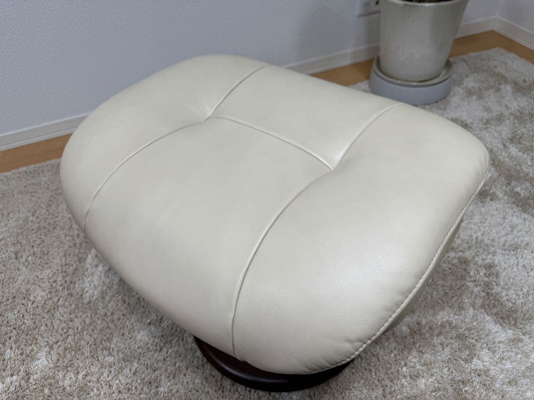 カリモク家具 約47万 本革 ザファースト リクライニングチェア オットマン付