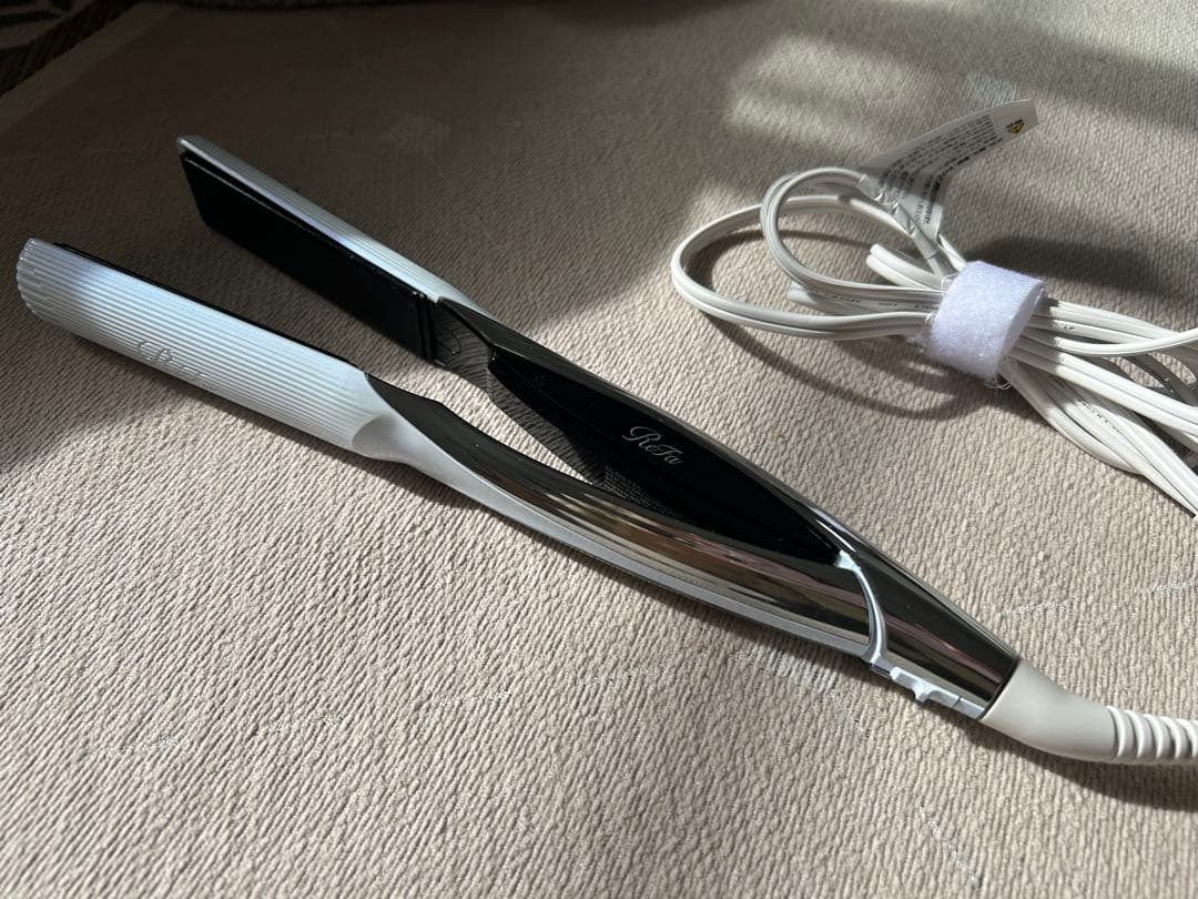 リファ ストレートヘアアイロン ホワイト/ブラック